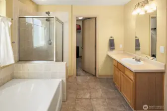Primary en-suite with separate duel vanities