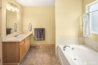 Primary en-suite