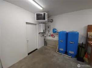 Well pump mechanical and gas heat for garage