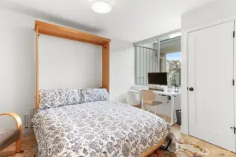 Queen size Murphy bed