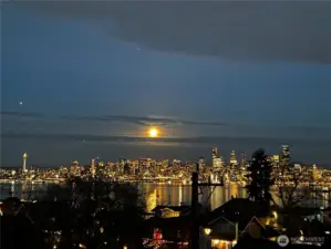 You could be here on the roof moongazing on a fall evening!!!