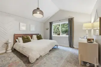 Primary bedroom ensuite, upper level ...