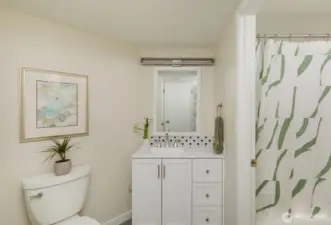 2nd Bathroom