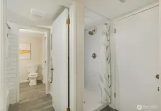 2nd Bathroom