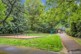 Winslow is adjacent to Mill Creek's Nickel Creek Park, with sport court and playground, and nature pathways to a forest-surrounded pond.