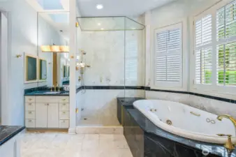 luxuirous bath!