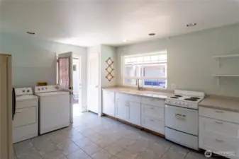 Studio Apartment with Bathroom