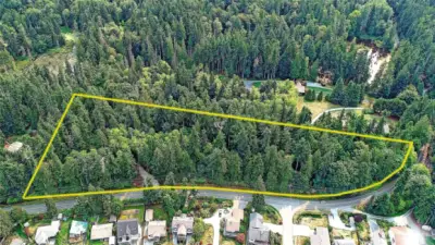 Aerial photo of approx. three lots