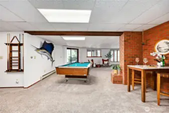 Entertainment area with pool table