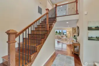 Entry     9903 View Street W