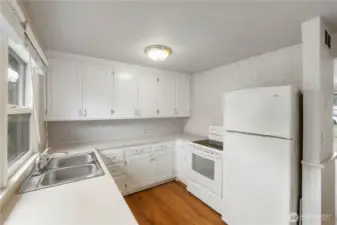 U shaped Kitchen for ease of working and plenty of countertops to prepare food from