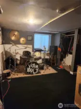 basement bedroom