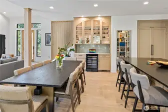Kitchen Dining to Bar