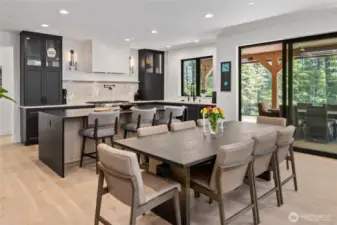 Dining to Kitchen