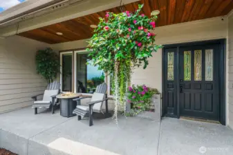 Covered entry with extended front porch