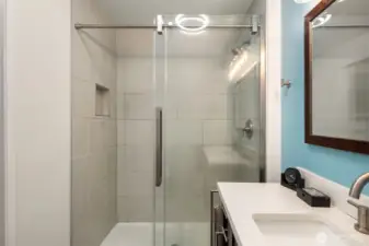 2nd primary 3/4 bath