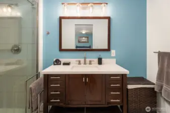 2nd Primary bath