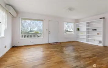 That hardwood could shine in no time!