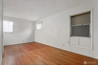 Primary/larger bedroom