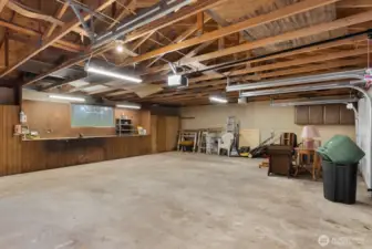 HUGE GARAGE!