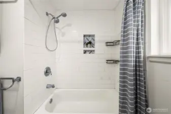 Main hallway full bathroom