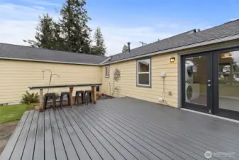 Easy-care Trex deck and a fun bar-top; great place to relax morning and night