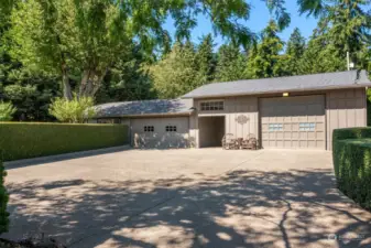 Detached 6-Car Garage with Shop and Storage Space