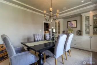 Dining Room with custom Built-ins