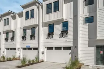 Exterior View Shaw Heights