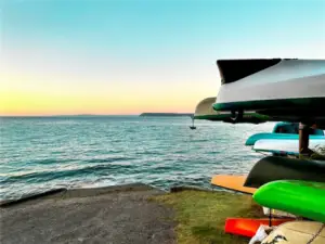 You can store your kayaks here.