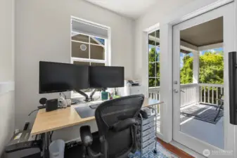 upper level office area off of deck