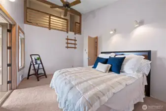Third floor bedroom with loft