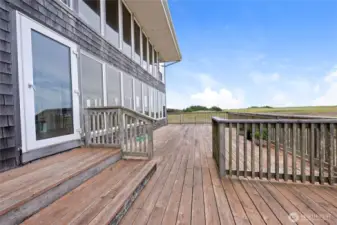 Large deck facing west
