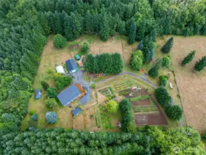 Five BEAUTIFIL Acres!