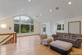 Upstairs w/it's own 3/4 bathroom
