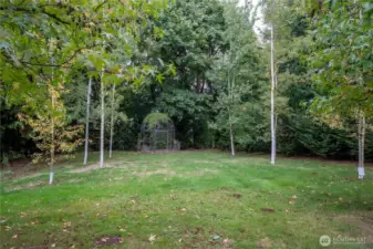 Garden space #1 w/aviary