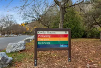 The picnics, playgrounds, sports courts and sunsets are everything. Only a 7 minute drive.