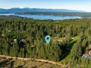 Aerial photo showing proximity to Hood Canal recreation.