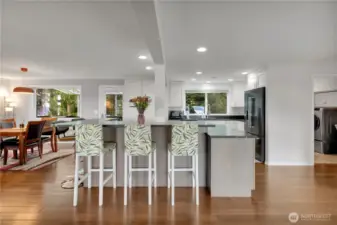 Kitchen island seats 4+