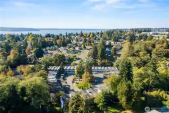 Close Proximity To Shopping & Dining