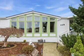 Fantastic location in the park and professionally landscaped