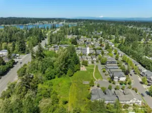 Just minutes to Silver Lake and Thorton Sullivan Park!