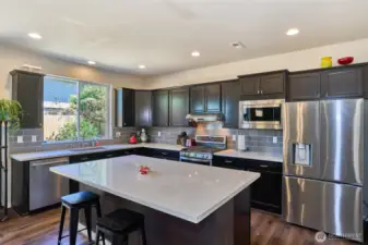 Huge Kitchen with newer stainless steel appliances