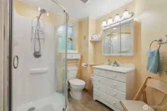 Primary ensuite bathroom