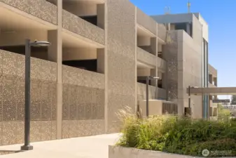 10mins to Lynnwood Lightrail Station