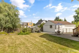 Spacious and level backyard