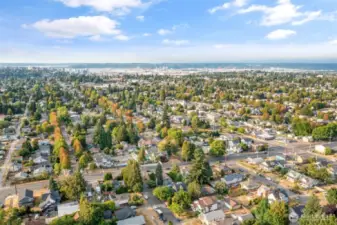 Close distance to Downtown Tacoma and Ruston Way Waterfront