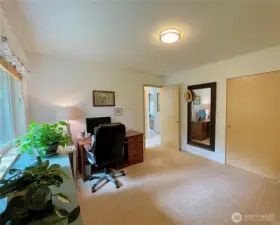 Second bedroom, currently used as home office for two!