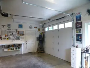 Flex space with man door entrance