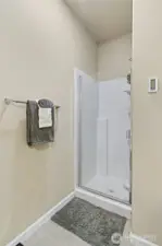 Lower 3/4 bathroom